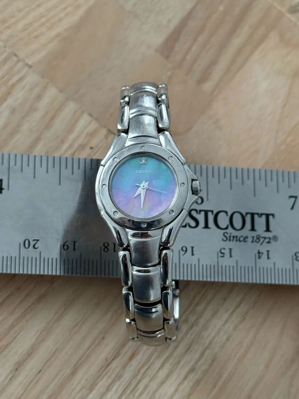 Seiko Diamond Rare Colorful Pearl Dial Ladies Watch Stainless Case Bracelet